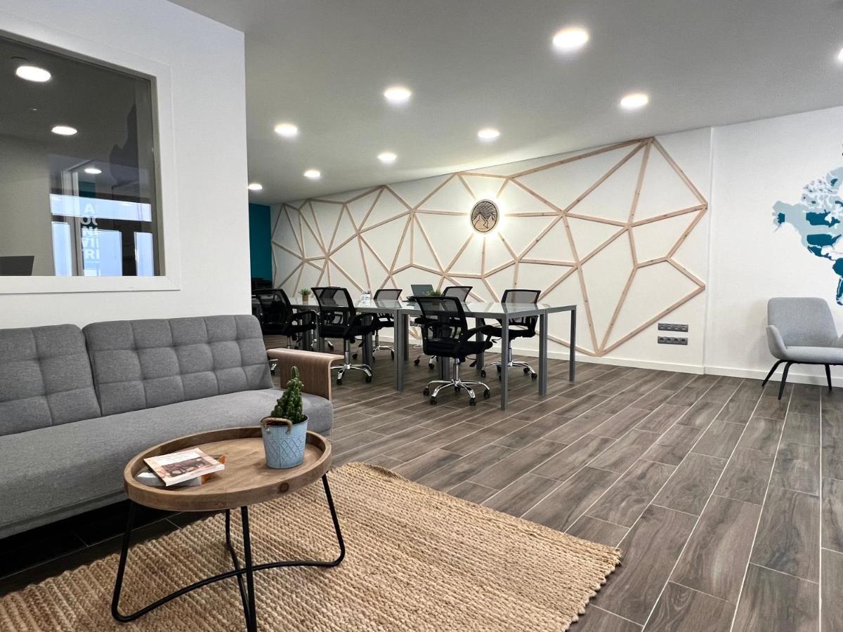 Espot Cowork & Apartments - L'Amfitriona 外观 照片