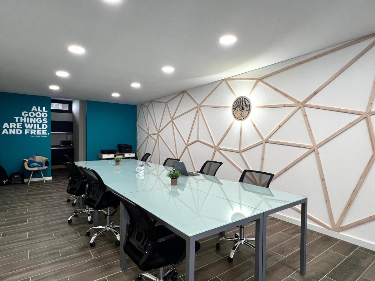 Espot Cowork & Apartments - L'Amfitriona 外观 照片