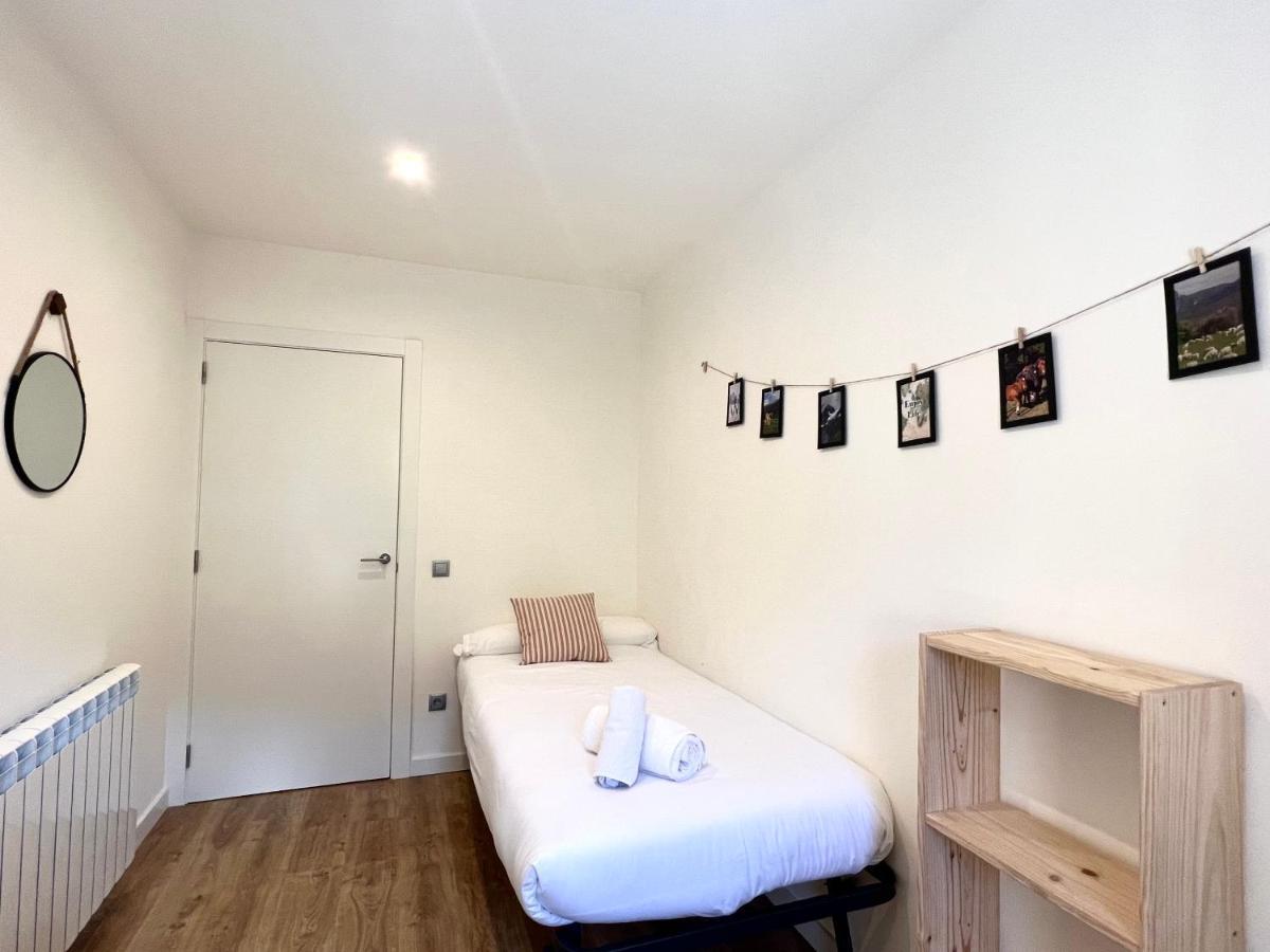Espot Cowork & Apartments - L'Amfitriona 外观 照片