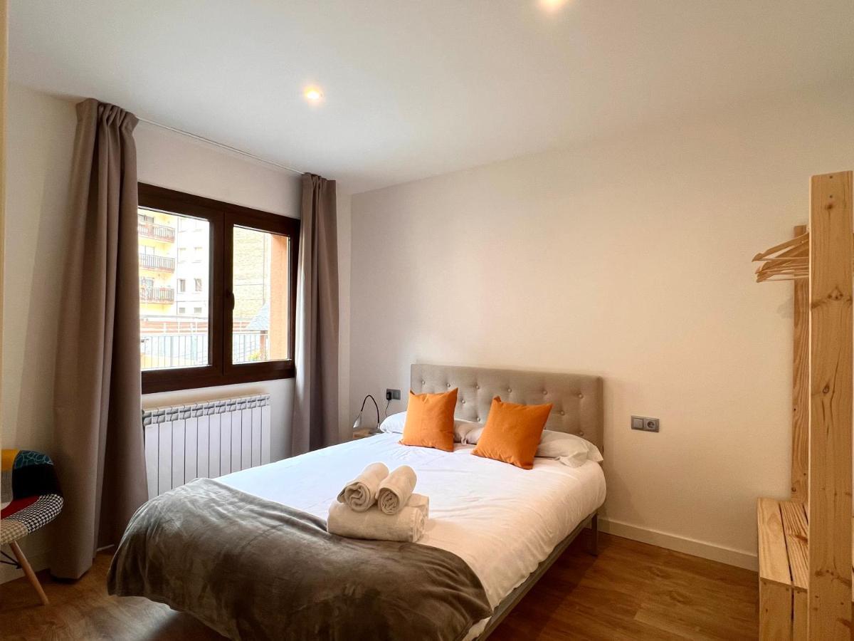 Espot Cowork & Apartments - L'Amfitriona 外观 照片